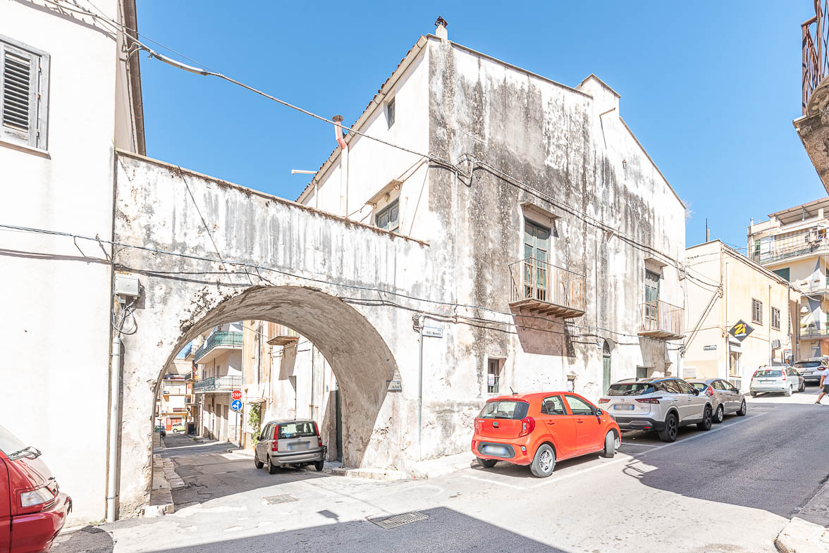 Palazzina 7 vani 260 mq Via Vittorio Veneto